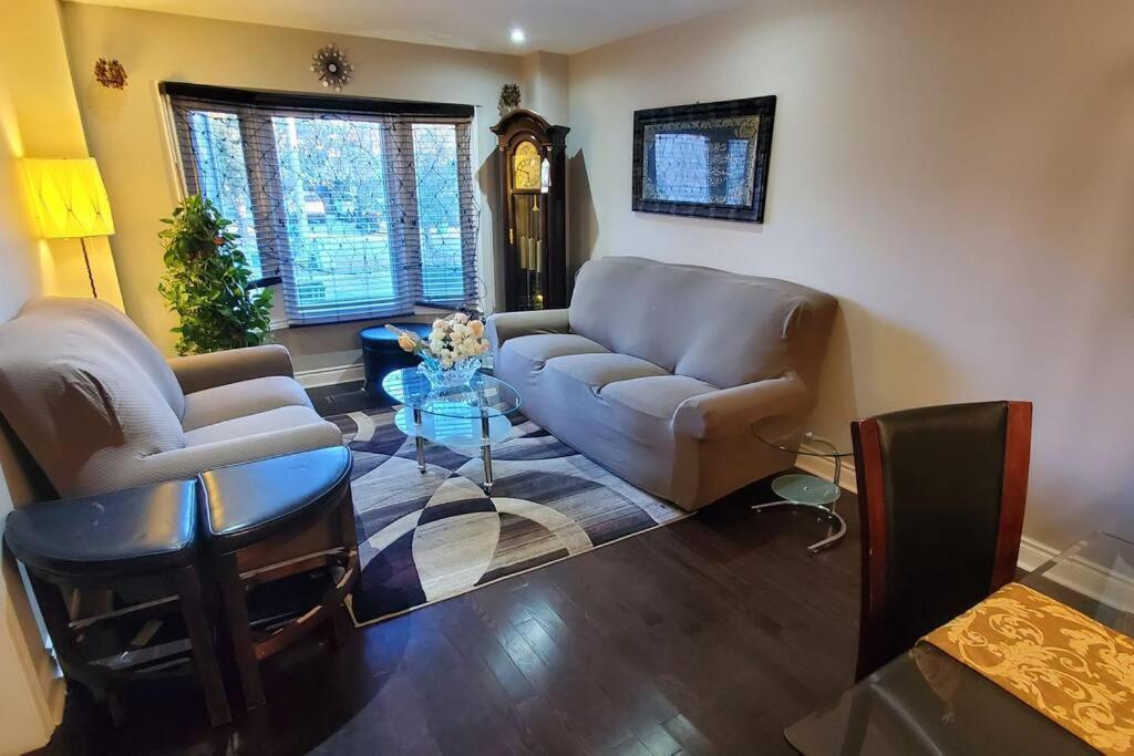 Beautiful House In Mississauga Appartement Buitenkant foto